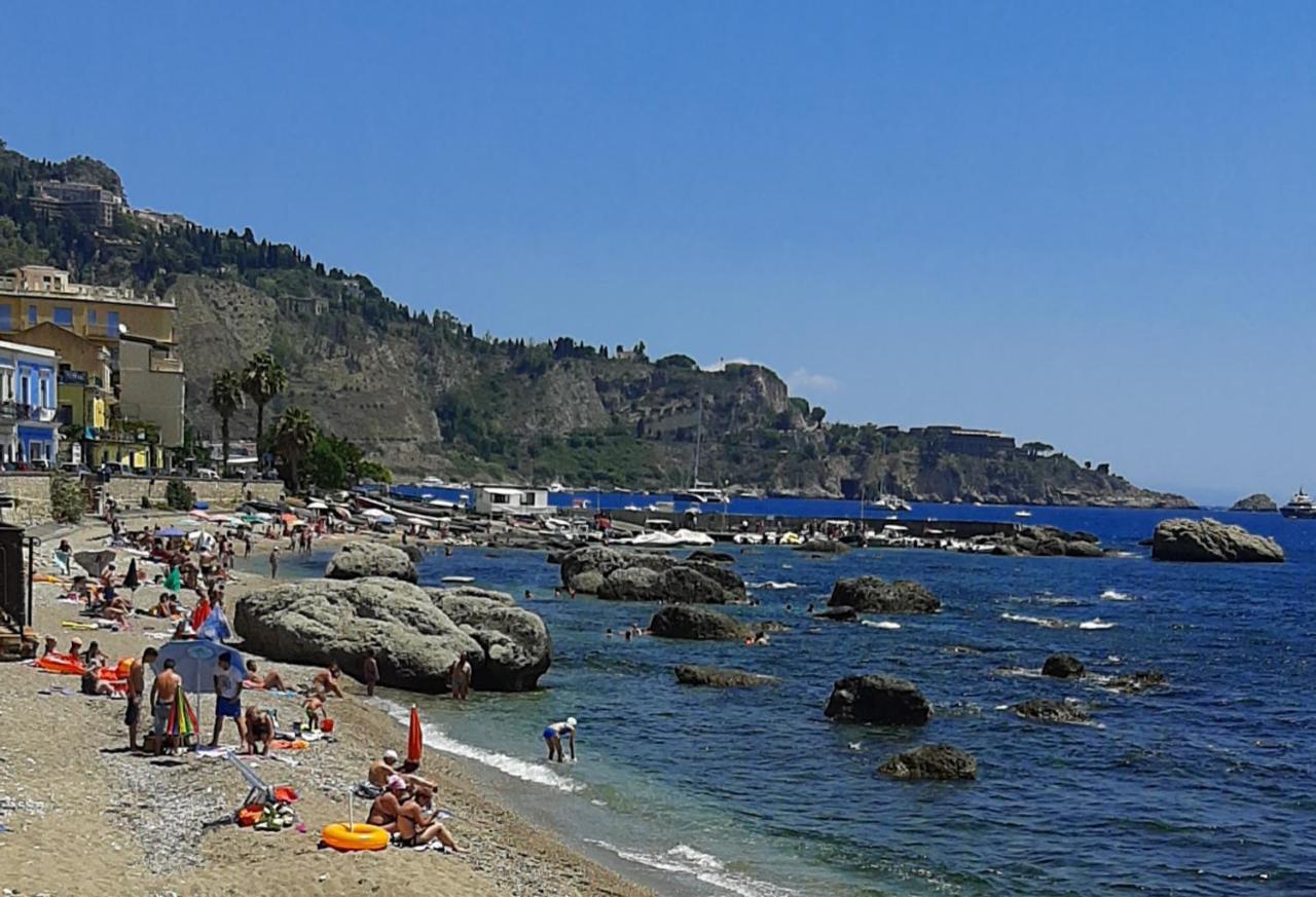 Plaza Apartment Giardini Naxos Exterior photo